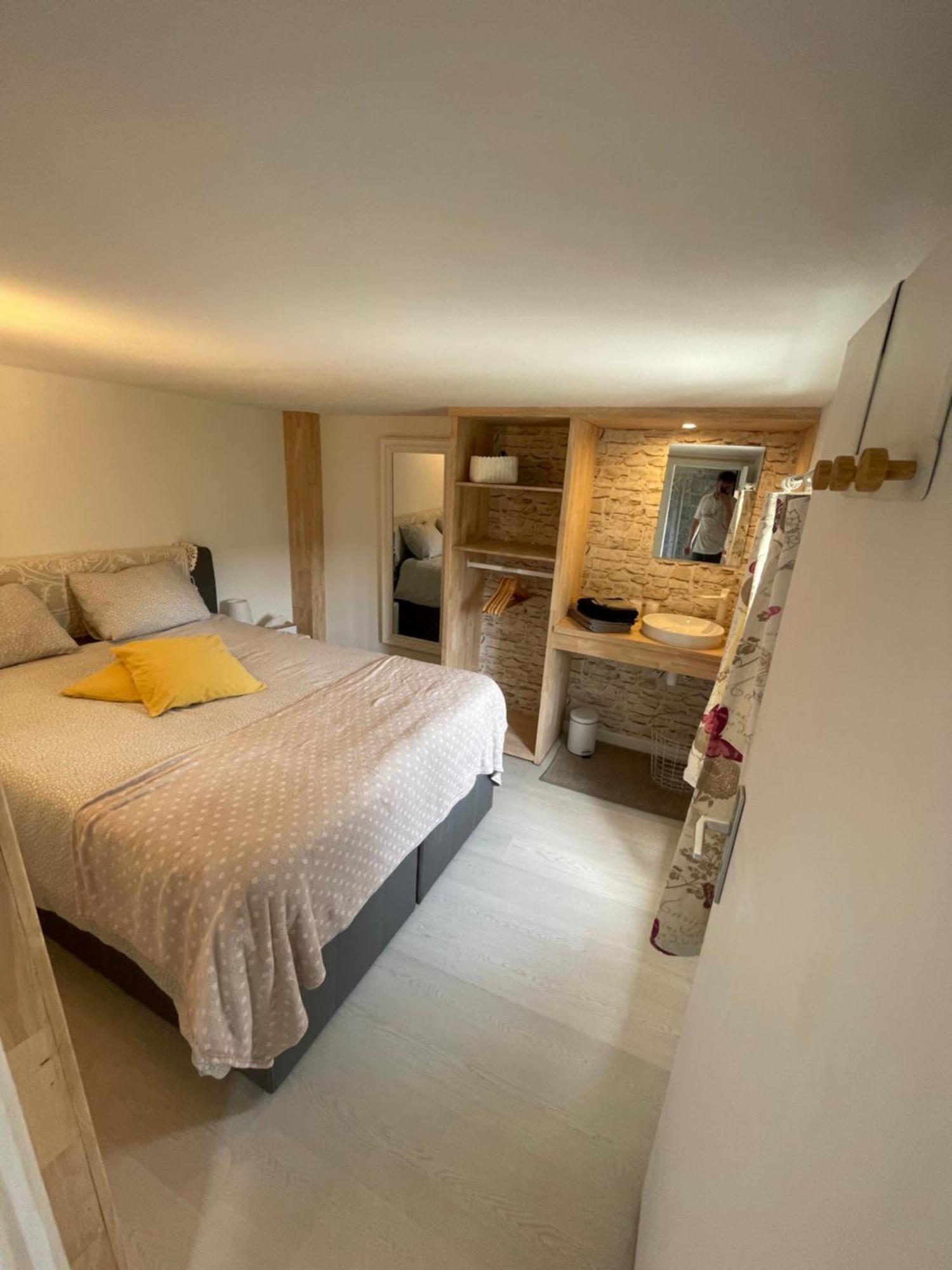 Le Petit Papillon Villa Дюрби Екстериор снимка